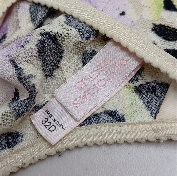 Victoria’s Secret Vintage Dainty Floral Lace Underwire Front Closure Bra - Picture 6 of 11